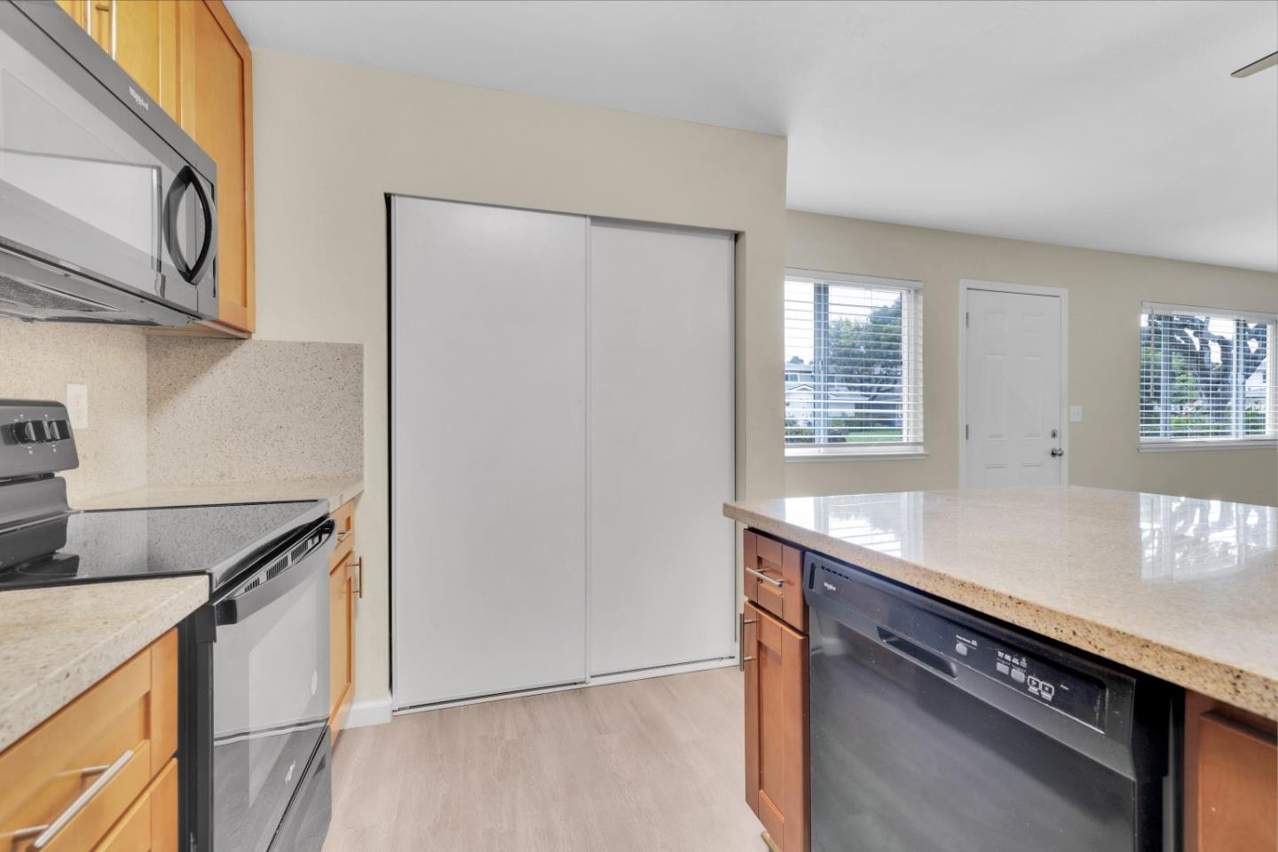 Detail Gallery Image 7 of 27 For 5486 Tradewinds Walkway #1,  San Jose,  CA 95123 - 2 Beds | 1 Baths