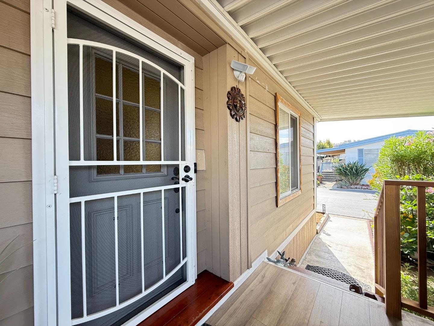 Detail Gallery Image 3 of 12 For 187 Chateau La Salle Dr #187,  San Jose,  CA 95111 - 3 Beds | 2 Baths