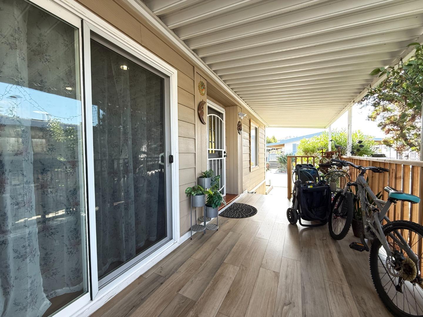 Detail Gallery Image 4 of 12 For 187 Chateau La Salle Dr #187,  San Jose,  CA 95111 - 3 Beds | 2 Baths