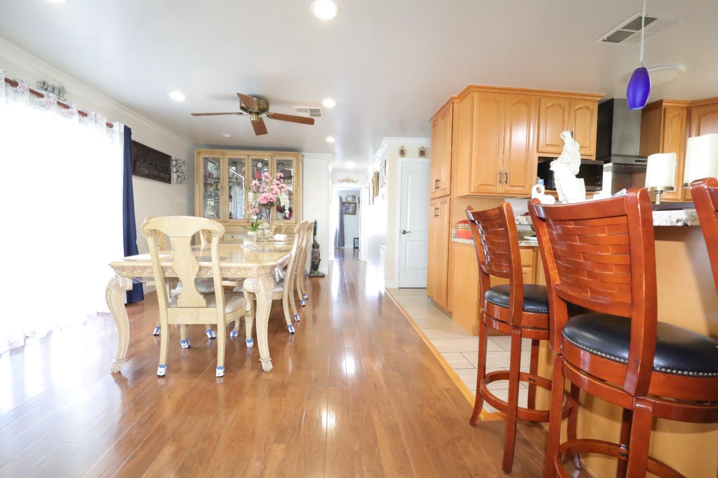 Detail Gallery Image 7 of 12 For 187 Chateau La Salle Dr #187,  San Jose,  CA 95111 - 3 Beds | 2 Baths