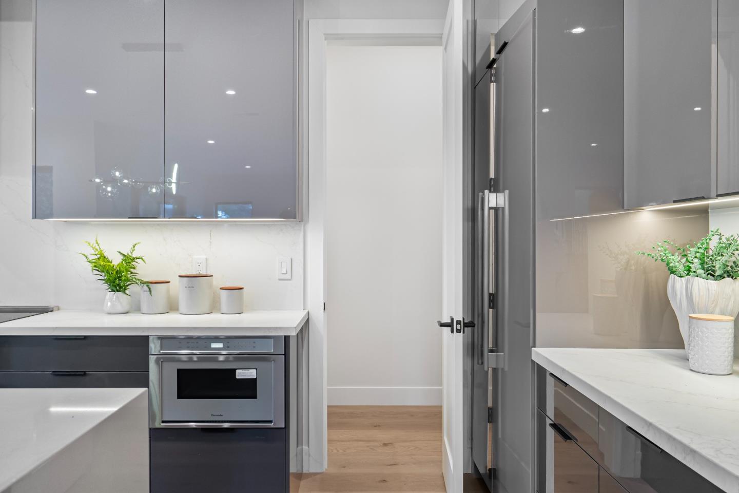 Detail Gallery Image 10 of 36 For 767 Cuesta Dr, Mountain View,  CA 94040 - 5 Beds | 4/1 Baths