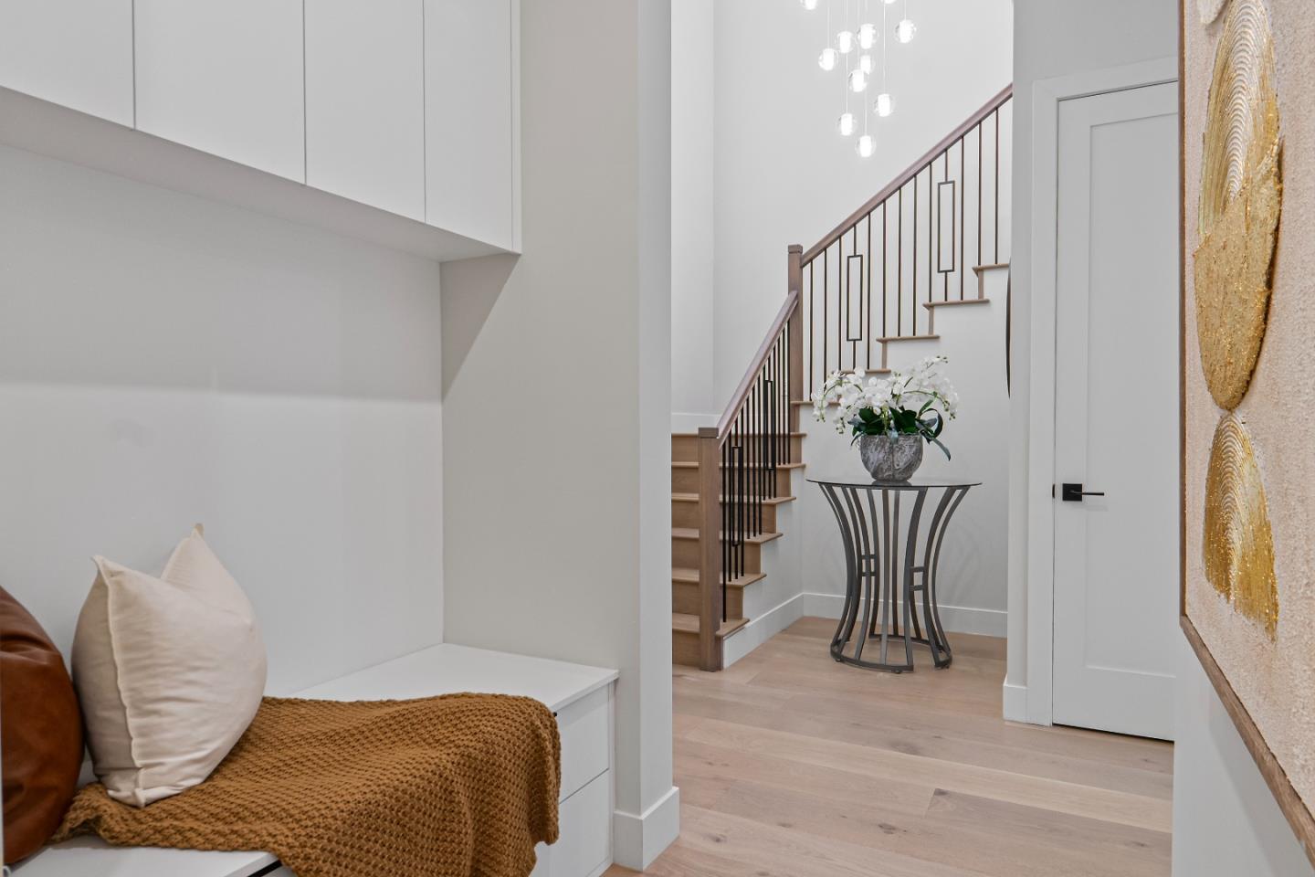 Detail Gallery Image 13 of 36 For 767 Cuesta Dr, Mountain View,  CA 94040 - 5 Beds | 4/1 Baths