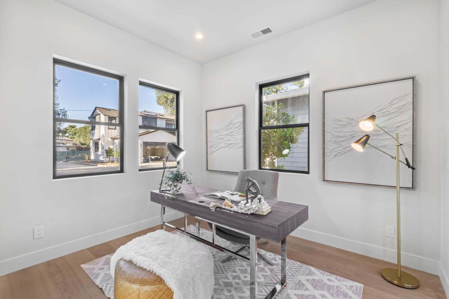 Detail Gallery Image 15 of 36 For 767 Cuesta Dr, Mountain View,  CA 94040 - 5 Beds | 4/1 Baths