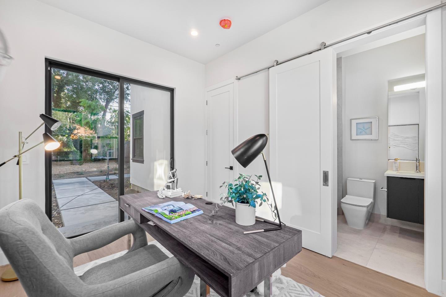 Detail Gallery Image 16 of 36 For 767 Cuesta Dr, Mountain View,  CA 94040 - 5 Beds | 4/1 Baths