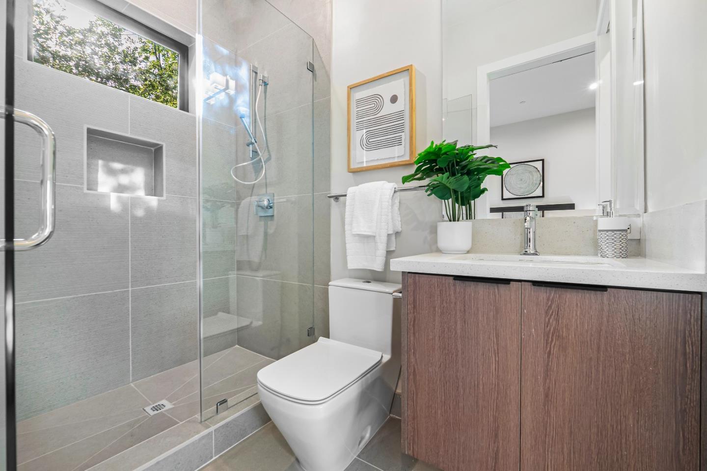 Detail Gallery Image 21 of 36 For 767 Cuesta Dr, Mountain View,  CA 94040 - 5 Beds | 4/1 Baths