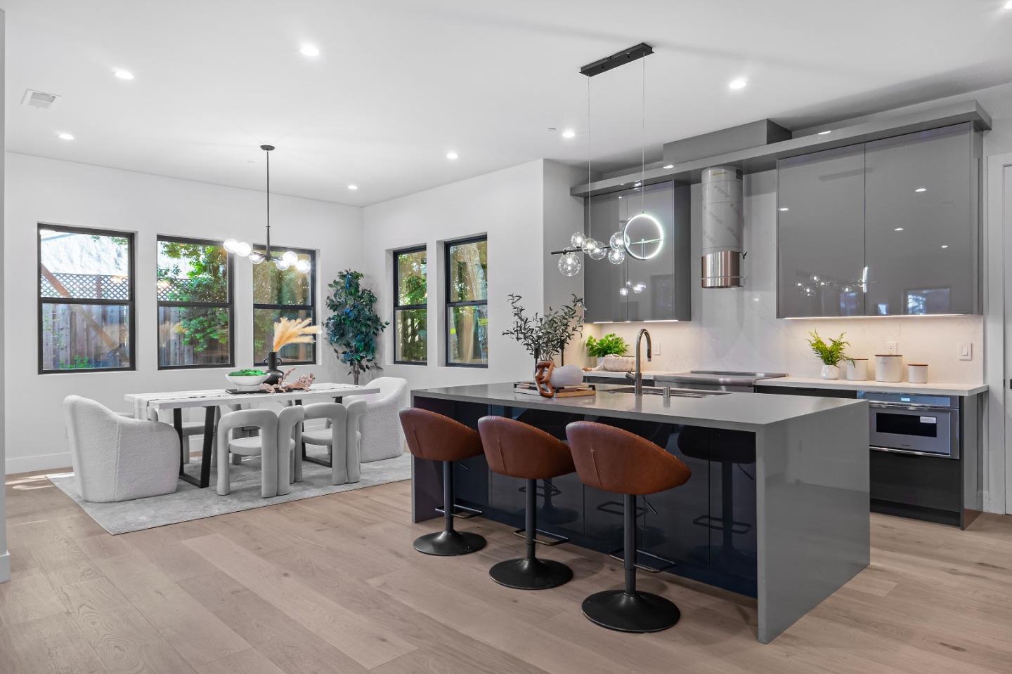 Detail Gallery Image 6 of 36 For 767 Cuesta Dr, Mountain View,  CA 94040 - 5 Beds | 4/1 Baths