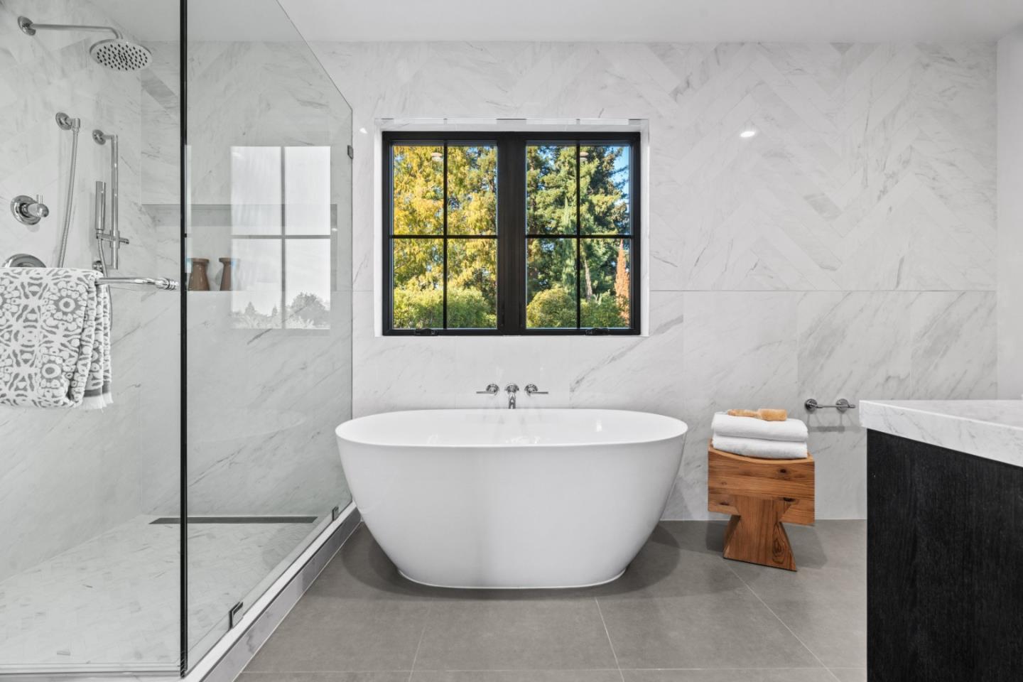 Detail Gallery Image 17 of 36 For 56 Melrose Pl, Redwood City,  CA 94062 - 5 Beds | 4/1 Baths