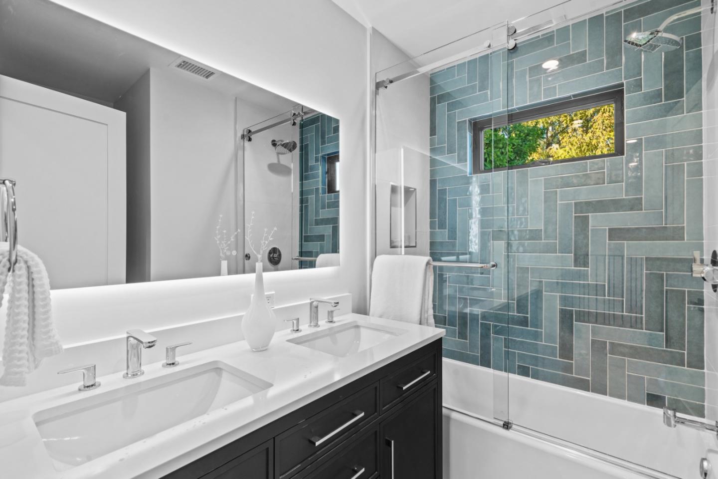 Detail Gallery Image 23 of 36 For 56 Melrose Pl, Redwood City,  CA 94062 - 5 Beds | 4/1 Baths