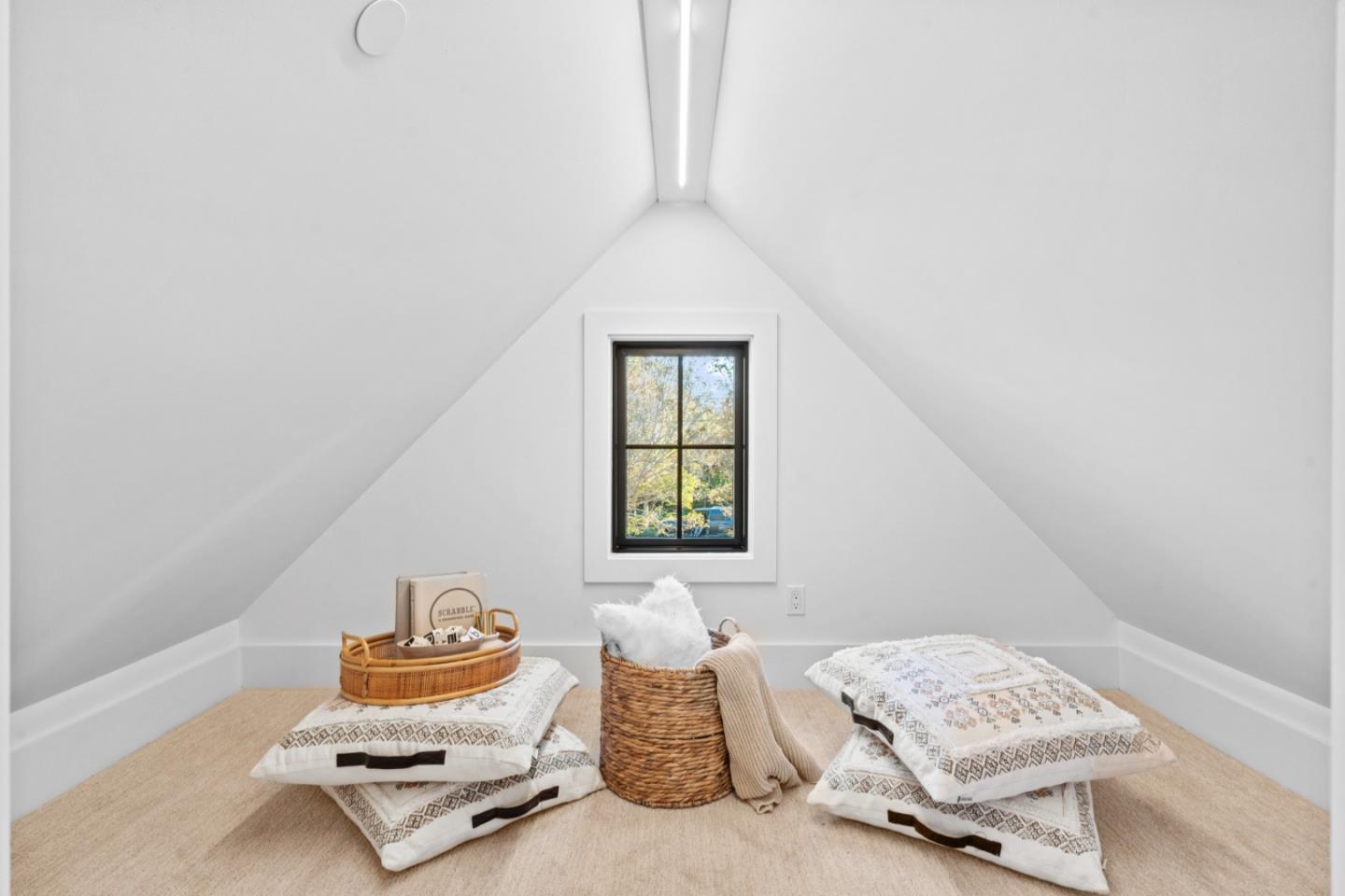 Detail Gallery Image 26 of 36 For 56 Melrose Pl, Redwood City,  CA 94062 - 5 Beds | 4/1 Baths