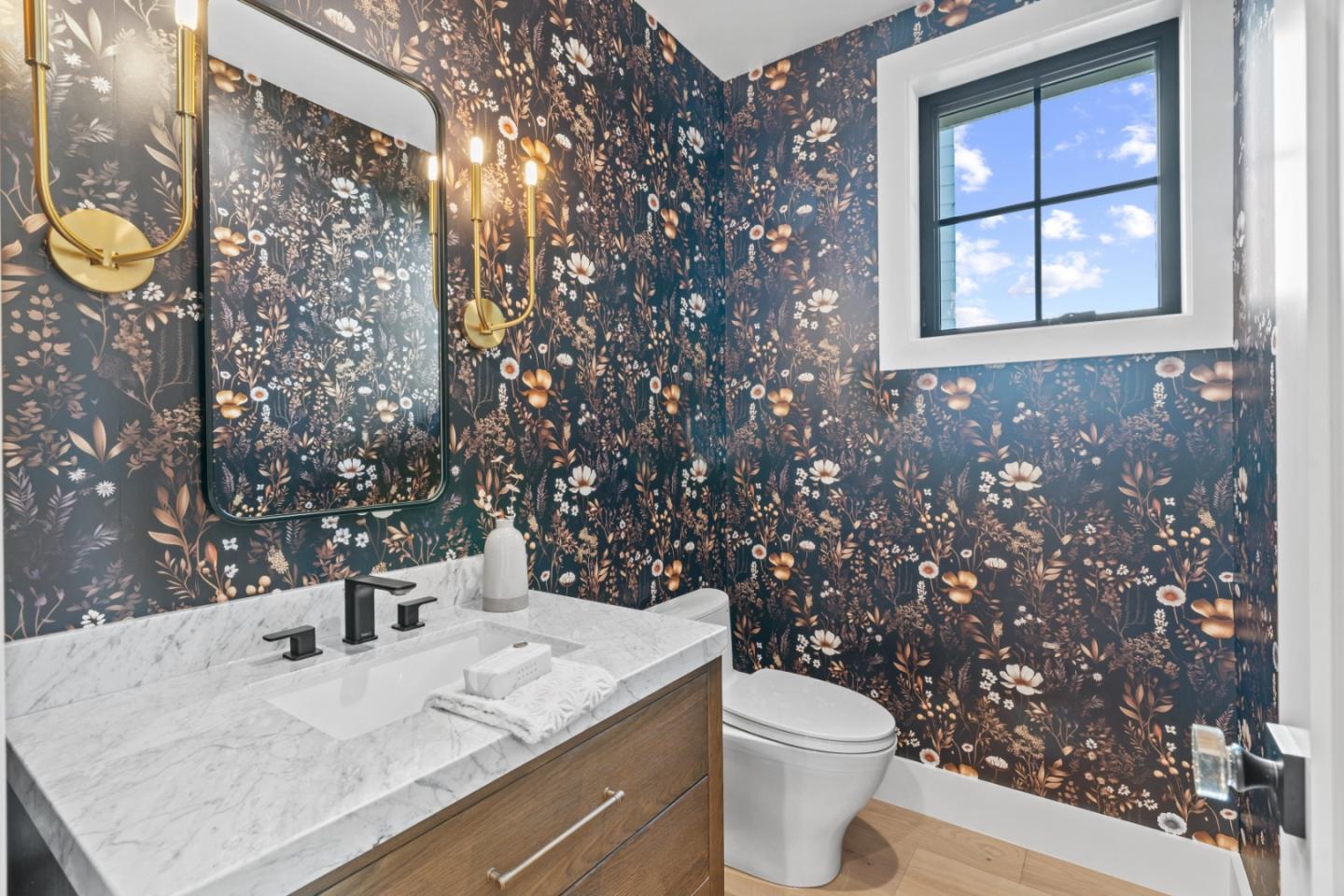 Detail Gallery Image 31 of 36 For 56 Melrose Pl, Redwood City,  CA 94062 - 5 Beds | 4/1 Baths