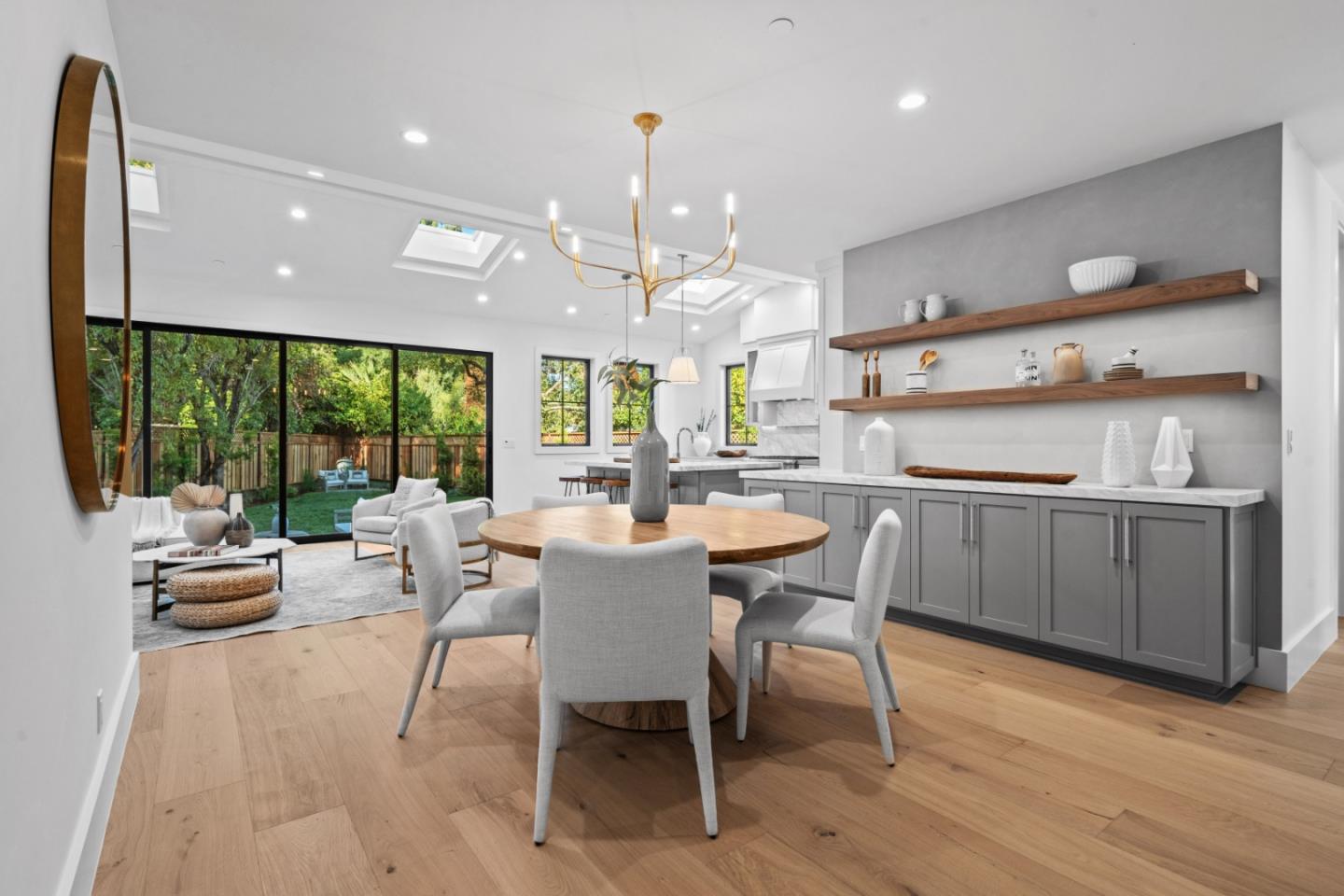 Detail Gallery Image 6 of 36 For 56 Melrose Pl, Redwood City,  CA 94062 - 5 Beds | 4/1 Baths