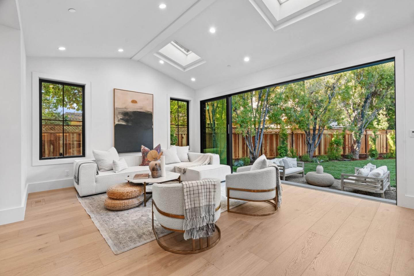 Detail Gallery Image 7 of 36 For 56 Melrose Pl, Redwood City,  CA 94062 - 5 Beds | 4/1 Baths