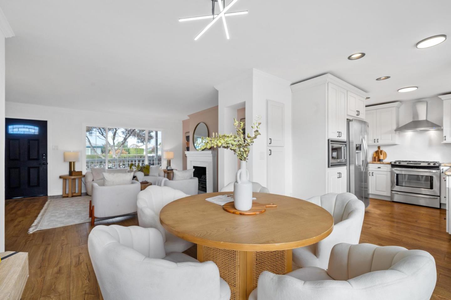 Detail Gallery Image 13 of 48 For 2069 Shoreview Ave, San Mateo,  CA 94401 - 2 Beds | 1 Baths