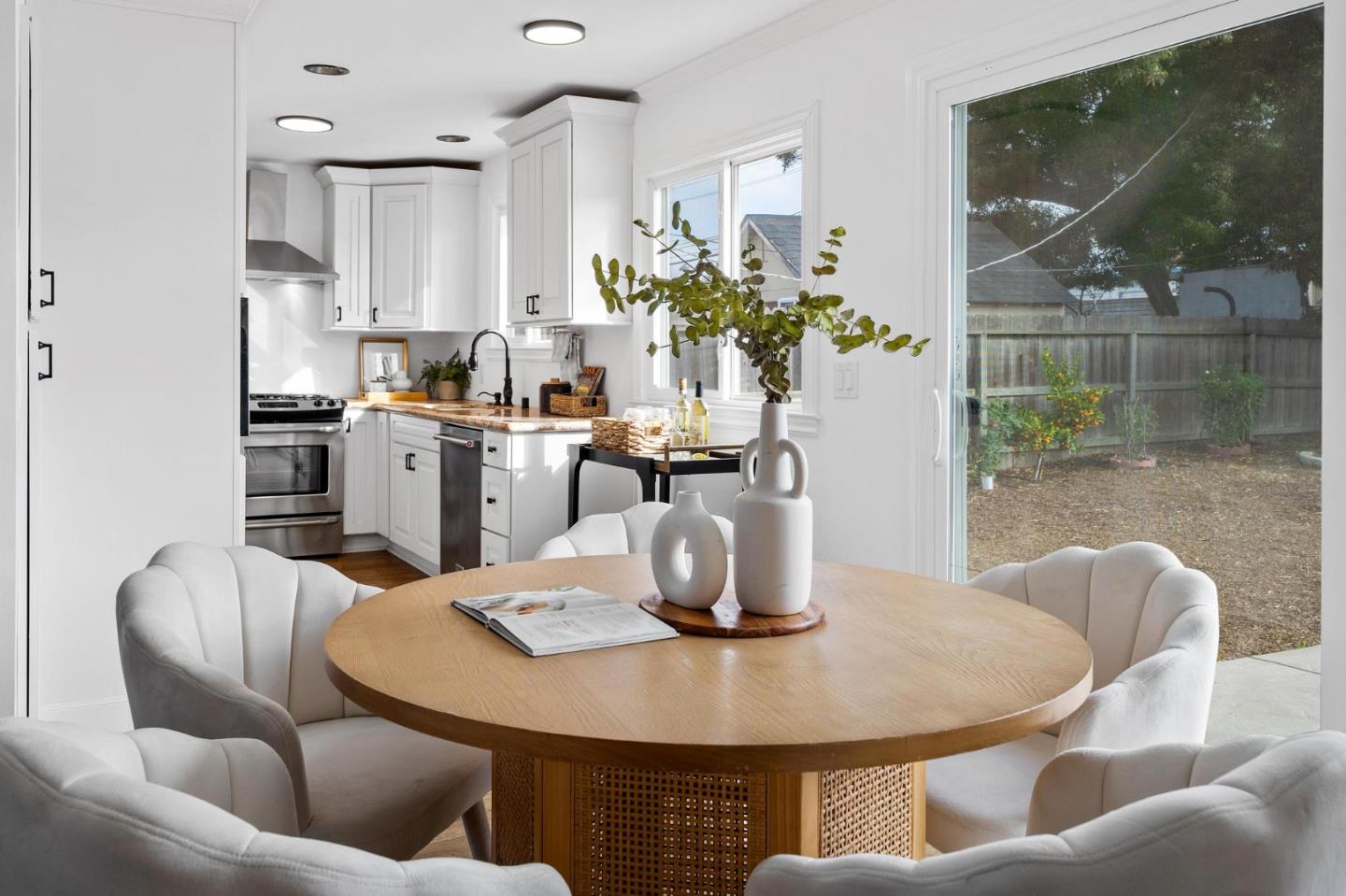 Detail Gallery Image 14 of 48 For 2069 Shoreview Ave, San Mateo,  CA 94401 - 2 Beds | 1 Baths