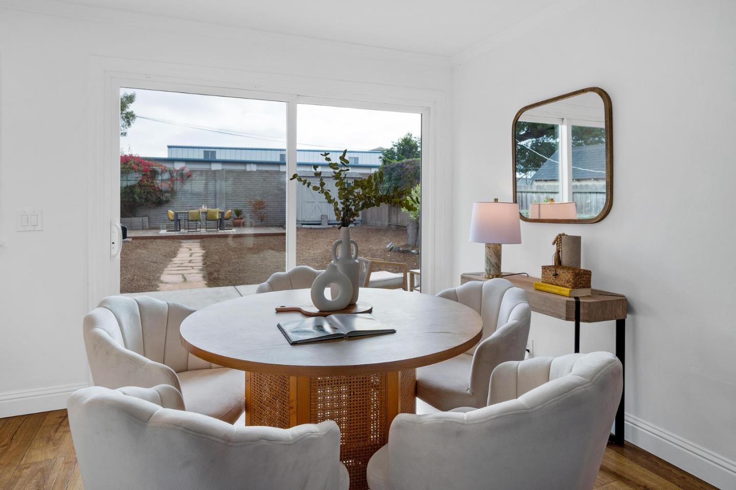 Detail Gallery Image 15 of 48 For 2069 Shoreview Ave, San Mateo,  CA 94401 - 2 Beds | 1 Baths