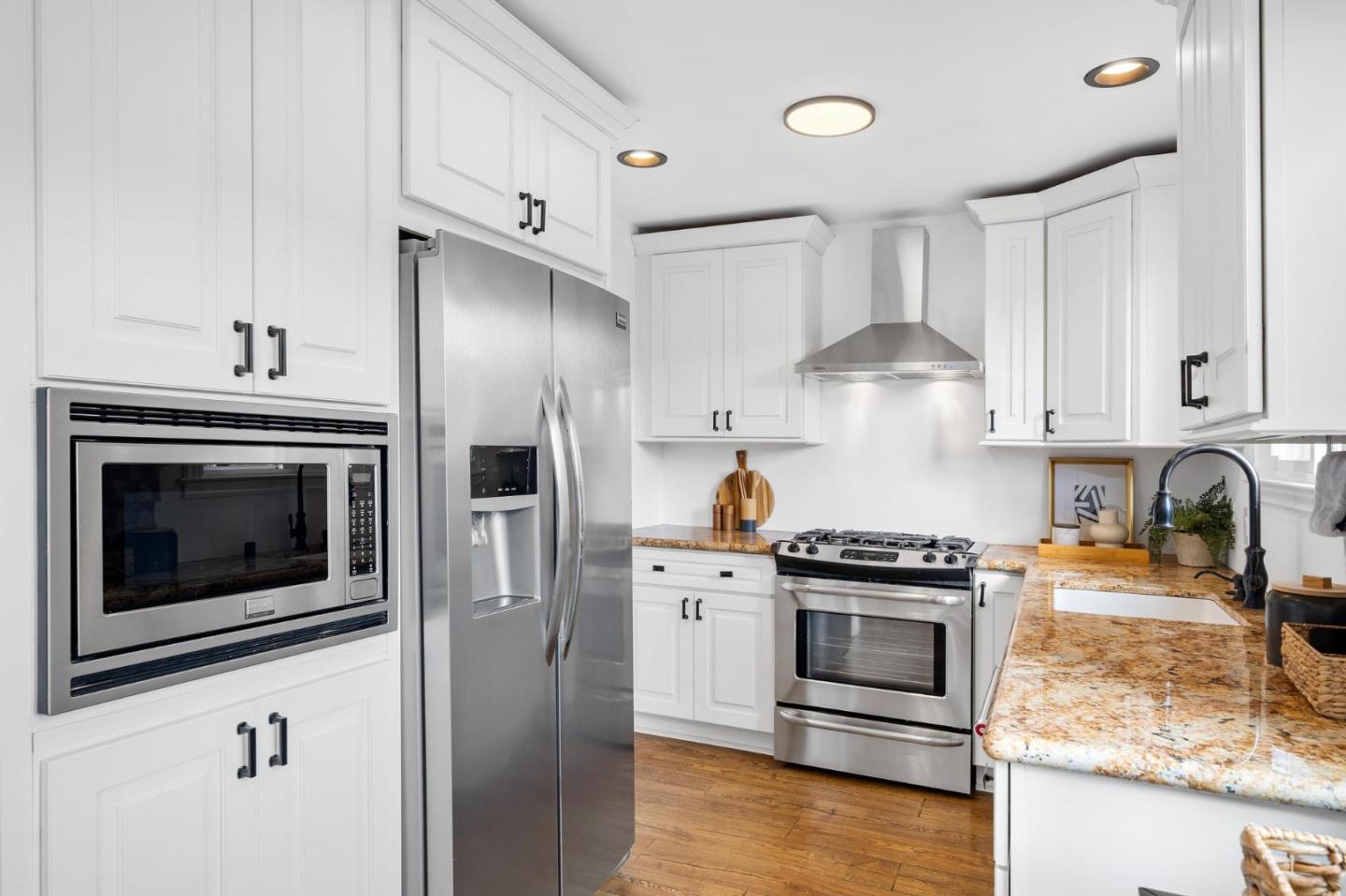 Detail Gallery Image 18 of 48 For 2069 Shoreview Ave, San Mateo,  CA 94401 - 2 Beds | 1 Baths