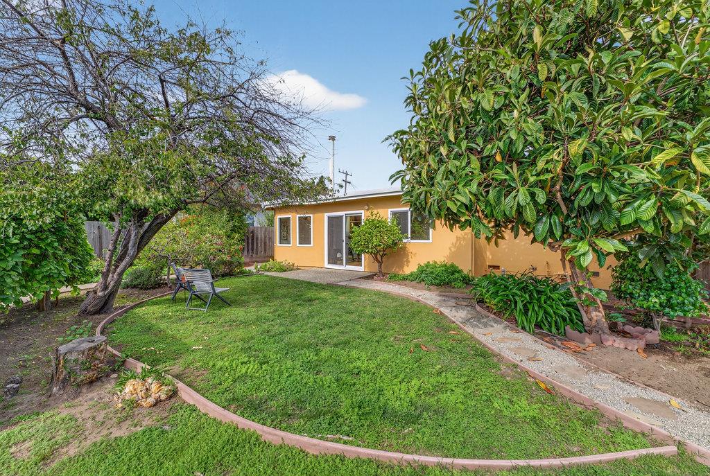 Detail Gallery Image 10 of 41 For 215 Younglove Ave, Santa Cruz,  CA 95060 - 3 Beds | 2 Baths