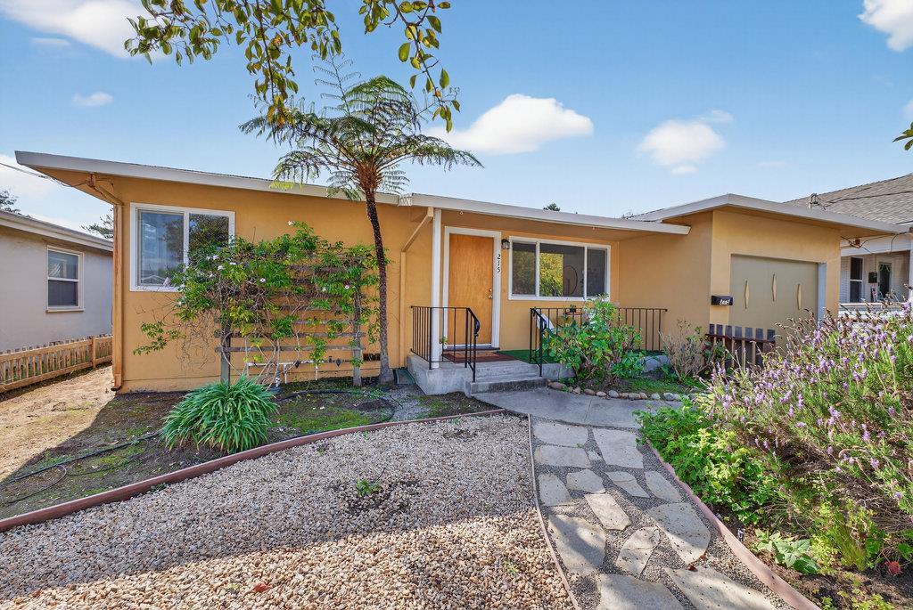 Detail Gallery Image 2 of 41 For 215 Younglove Ave, Santa Cruz,  CA 95060 - 3 Beds | 2 Baths