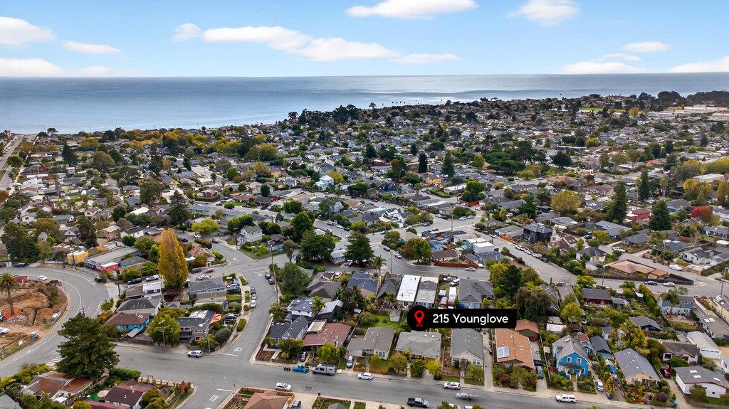 Detail Gallery Image 3 of 41 For 215 Younglove Ave, Santa Cruz,  CA 95060 - 3 Beds | 2 Baths