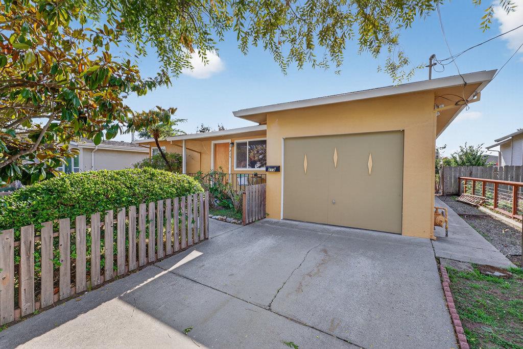 Detail Gallery Image 36 of 41 For 215 Younglove Ave, Santa Cruz,  CA 95060 - 3 Beds | 2 Baths