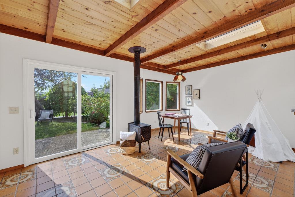 Detail Gallery Image 6 of 41 For 215 Younglove Ave, Santa Cruz,  CA 95060 - 3 Beds | 2 Baths