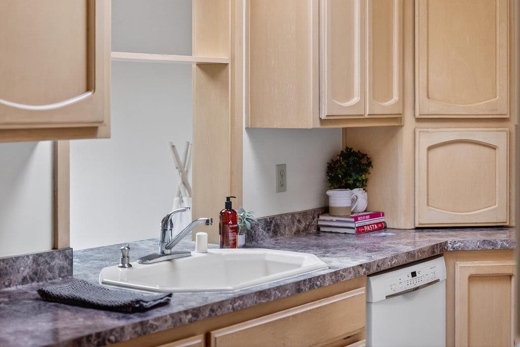 Detail Gallery Image 9 of 41 For 215 Younglove Ave, Santa Cruz,  CA 95060 - 3 Beds | 2 Baths