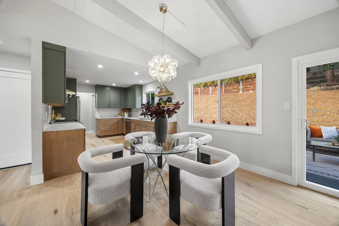 Detail Gallery Image 8 of 23 For 1306 North Rd, Belmont,  CA 94002 - 3 Beds | 2 Baths