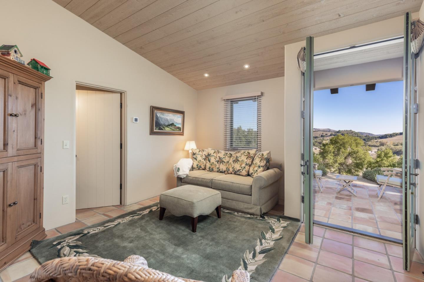 Detail Gallery Image 17 of 34 For 5 via Vaquera, Carmel,  CA 93923 - 3 Beds | 3/2 Baths