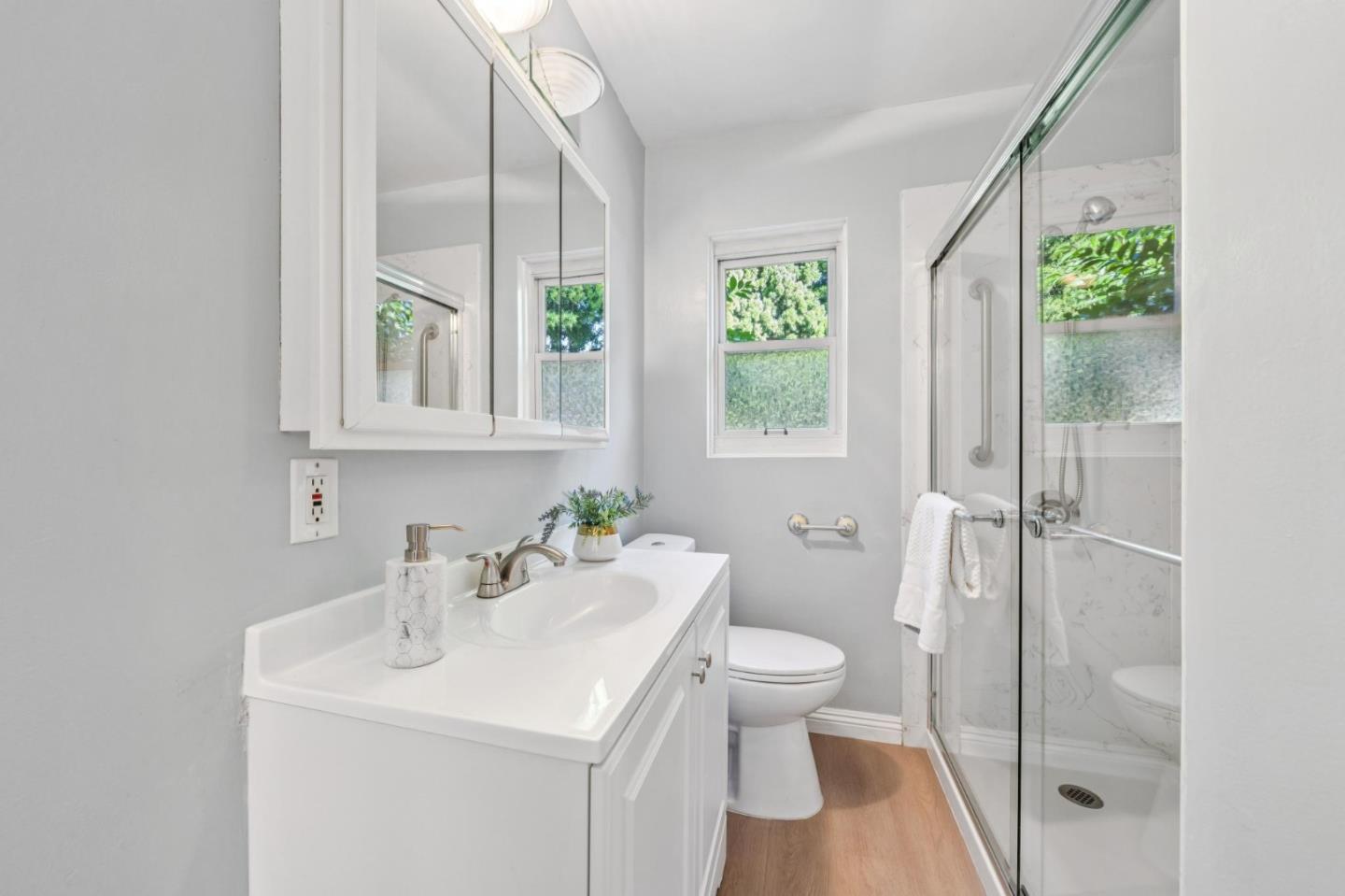 Detail Gallery Image 12 of 15 For 15244 Upton Ave, San Leandro,  CA 94578 - 2 Beds | 1 Baths