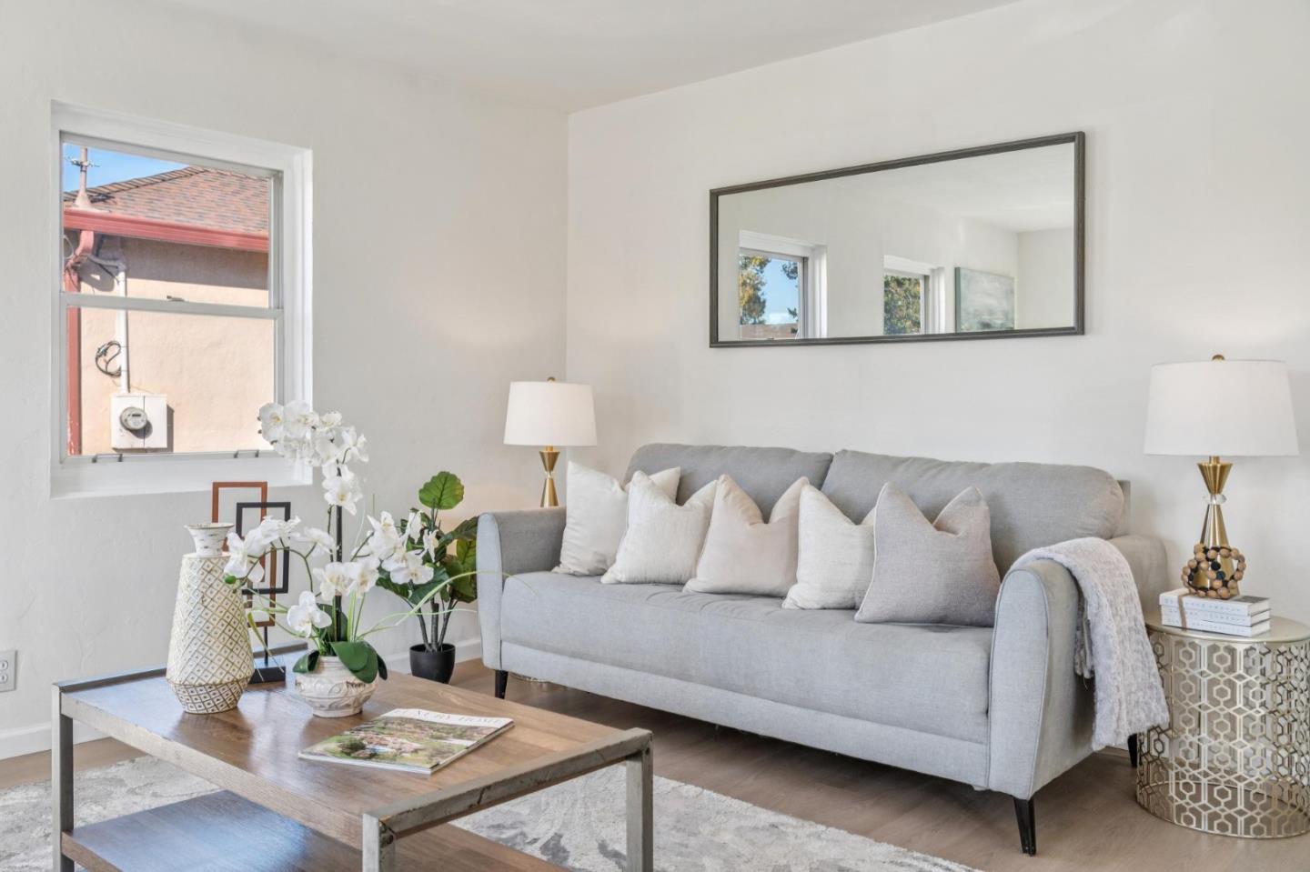 Detail Gallery Image 3 of 15 For 15244 Upton Ave, San Leandro,  CA 94578 - 2 Beds | 1 Baths