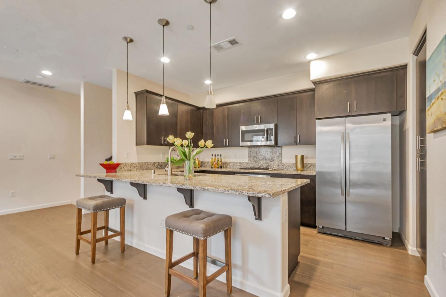 Detail Gallery Image 5 of 39 For 1890 Trento Loop, Milpitas,  CA 95035 - 3 Beds | 3 Baths