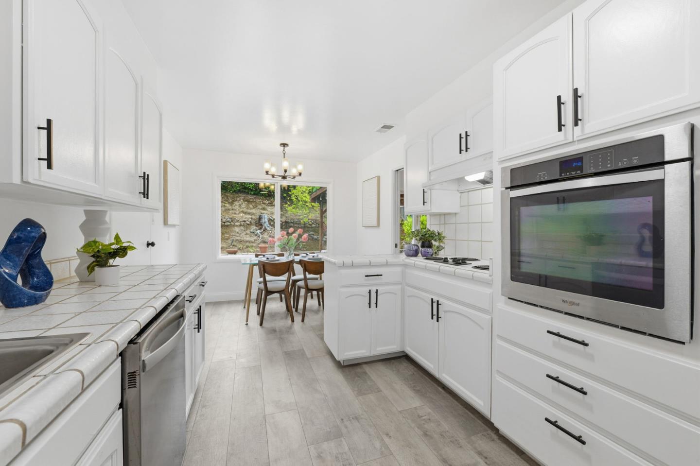 Detail Gallery Image 12 of 38 For 1715 El Verano Way, Belmont,  CA 94002 - 3 Beds | 2 Baths