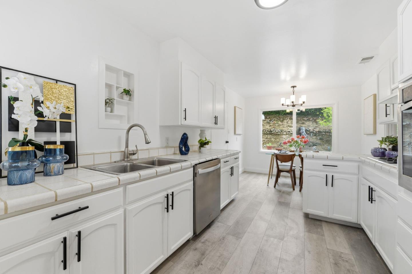 Detail Gallery Image 13 of 38 For 1715 El Verano Way, Belmont,  CA 94002 - 3 Beds | 2 Baths