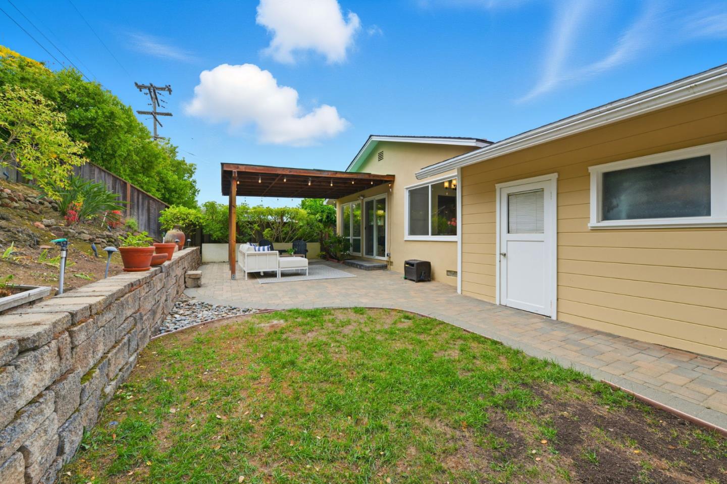 Detail Gallery Image 35 of 38 For 1715 El Verano Way, Belmont,  CA 94002 - 3 Beds | 2 Baths