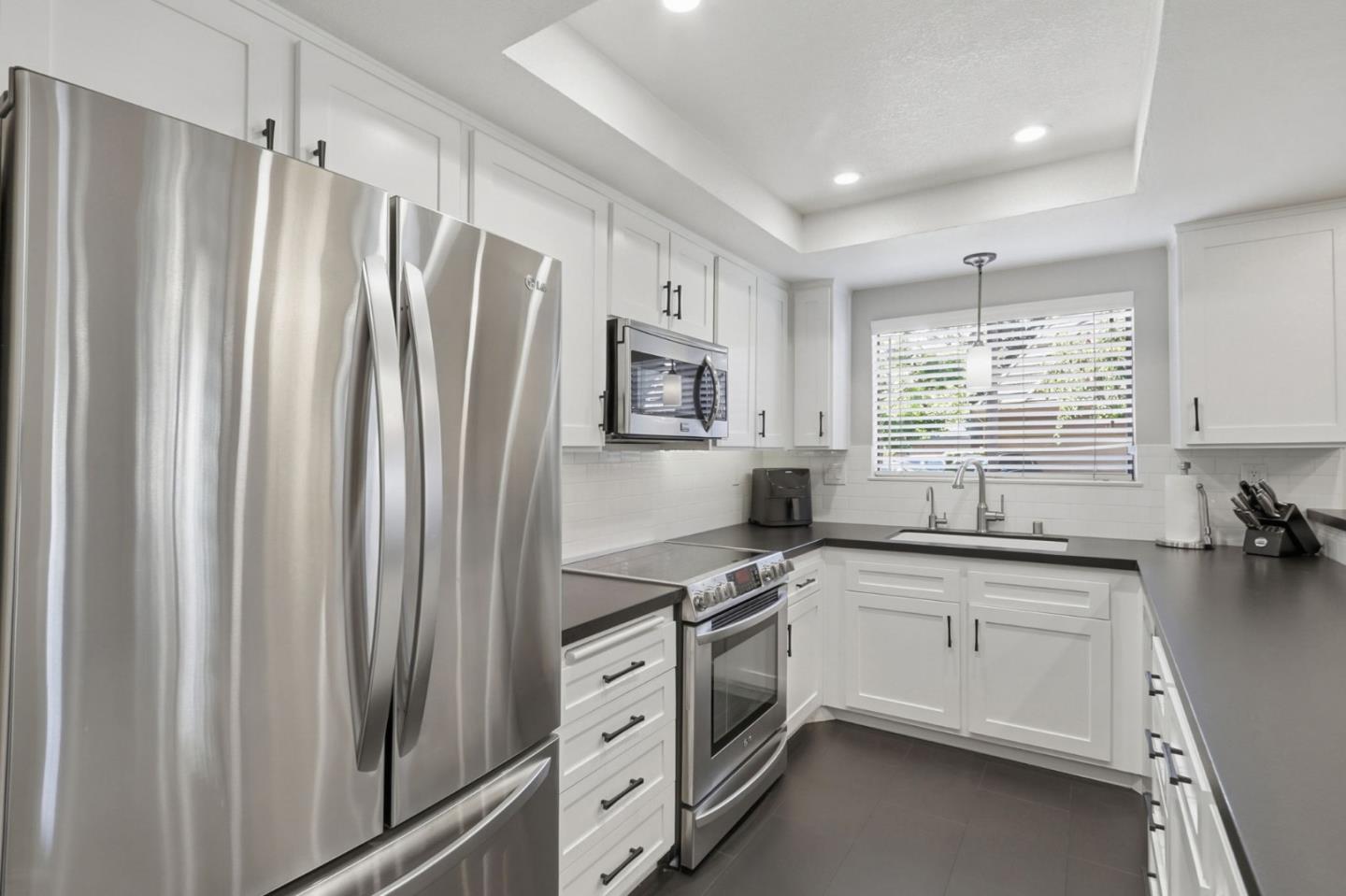 Detail Gallery Image 11 of 36 For 2093 Wente Way, San Jose,  CA 95125 - 3 Beds | 2/1 Baths