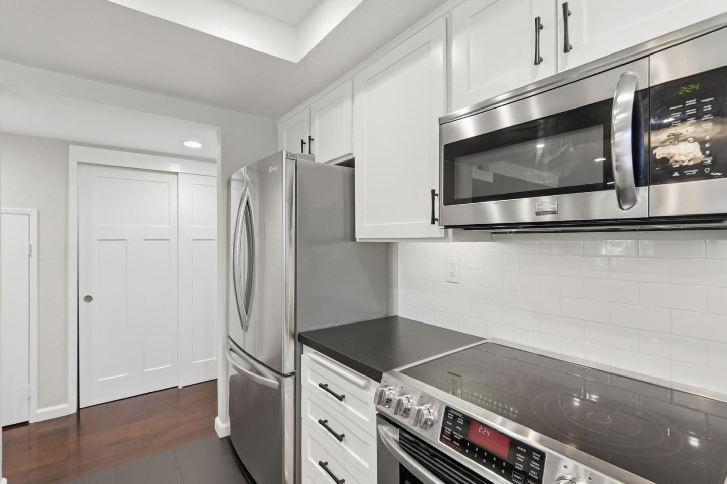 Detail Gallery Image 12 of 36 For 2093 Wente Way, San Jose,  CA 95125 - 3 Beds | 2/1 Baths