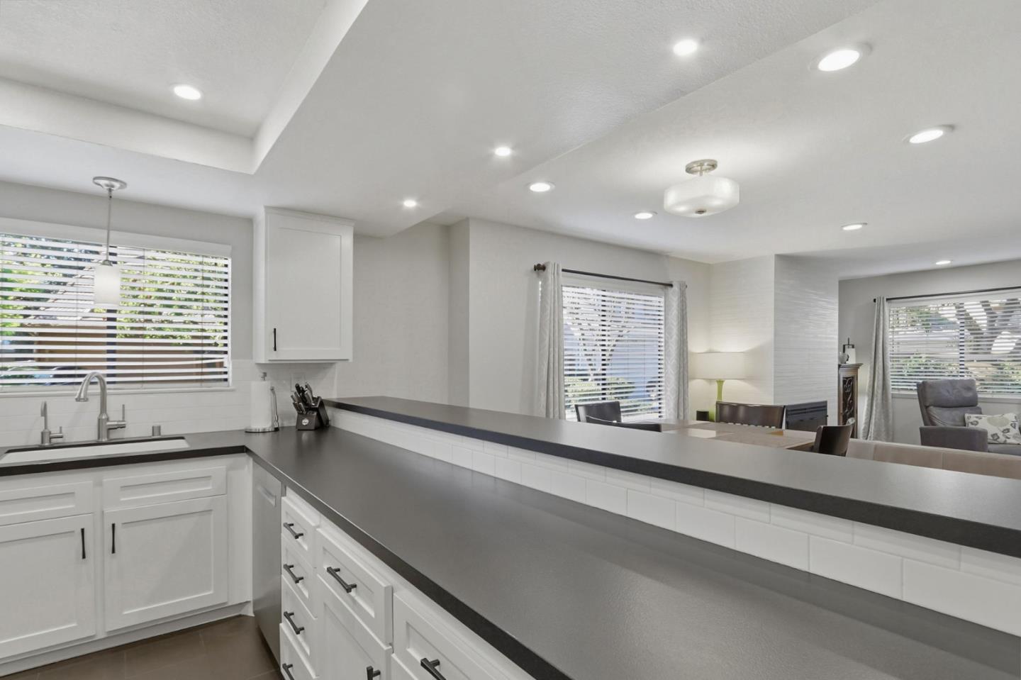Detail Gallery Image 14 of 36 For 2093 Wente Way, San Jose,  CA 95125 - 3 Beds | 2/1 Baths