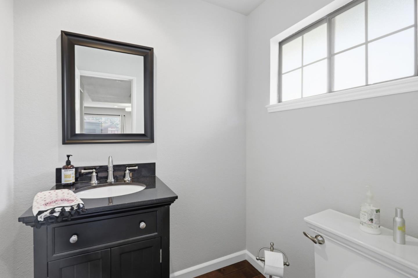 Detail Gallery Image 19 of 36 For 2093 Wente Way, San Jose,  CA 95125 - 3 Beds | 2/1 Baths