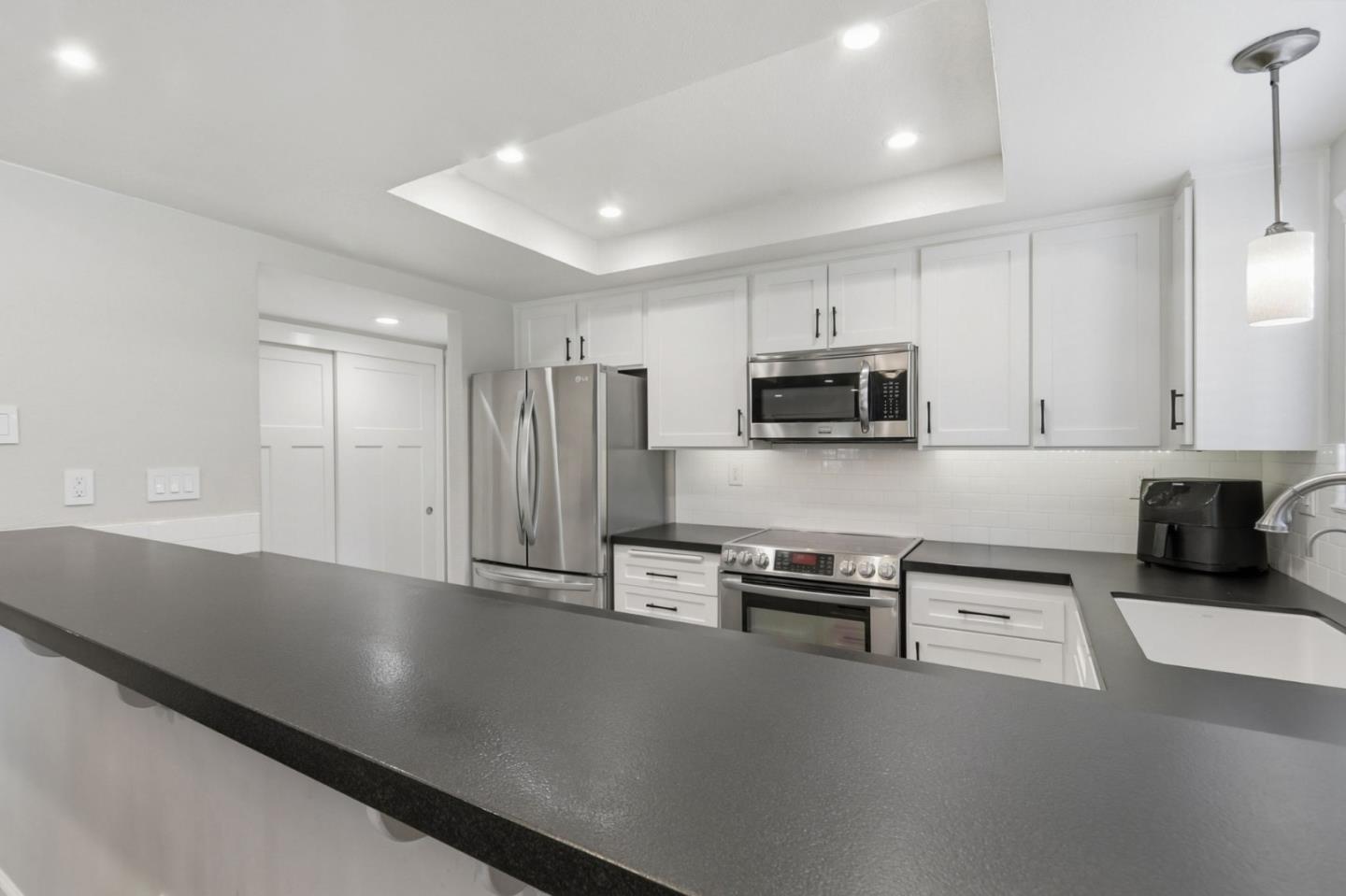 Detail Gallery Image 9 of 36 For 2093 Wente Way, San Jose,  CA 95125 - 3 Beds | 2/1 Baths