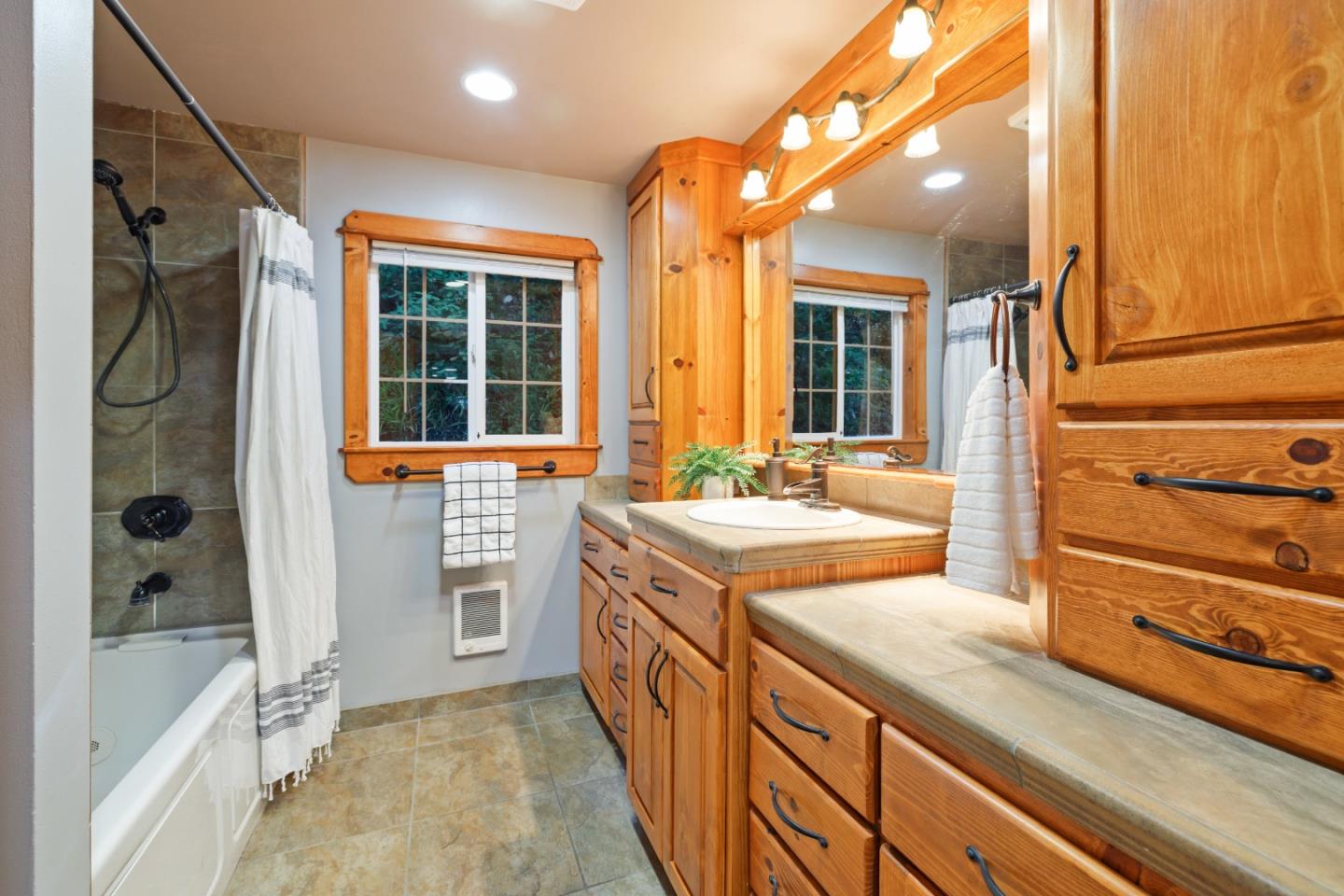 Detail Gallery Image 14 of 65 For 345 Condor Ave, Ben Lomond,  CA 95005 - 2 Beds | 1 Baths