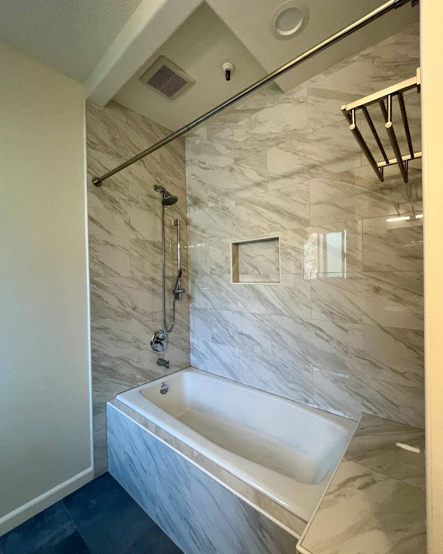 Detail Gallery Image 22 of 24 For 525 Almer Rd #210,  Burlingame,  CA 94010 - 2 Beds | 2 Baths