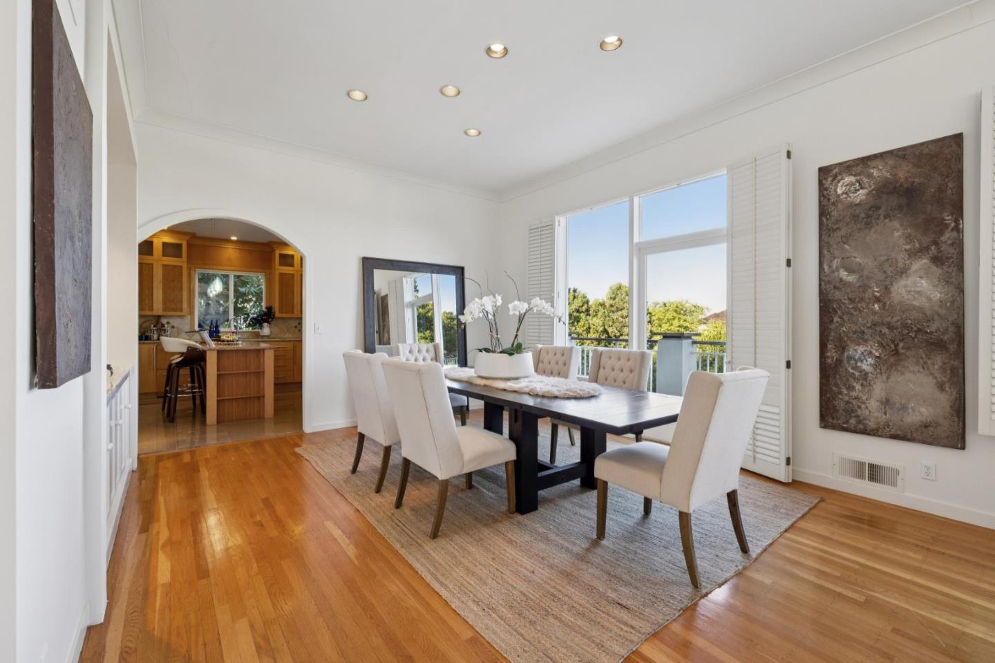 Detail Gallery Image 13 of 47 For 465 El Centro Rd, Hillsborough,  CA 94010 - 3 Beds | 3 Baths