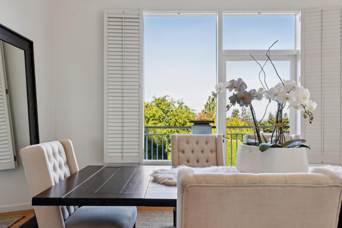 Detail Gallery Image 14 of 47 For 465 El Centro Rd, Hillsborough,  CA 94010 - 3 Beds | 3 Baths