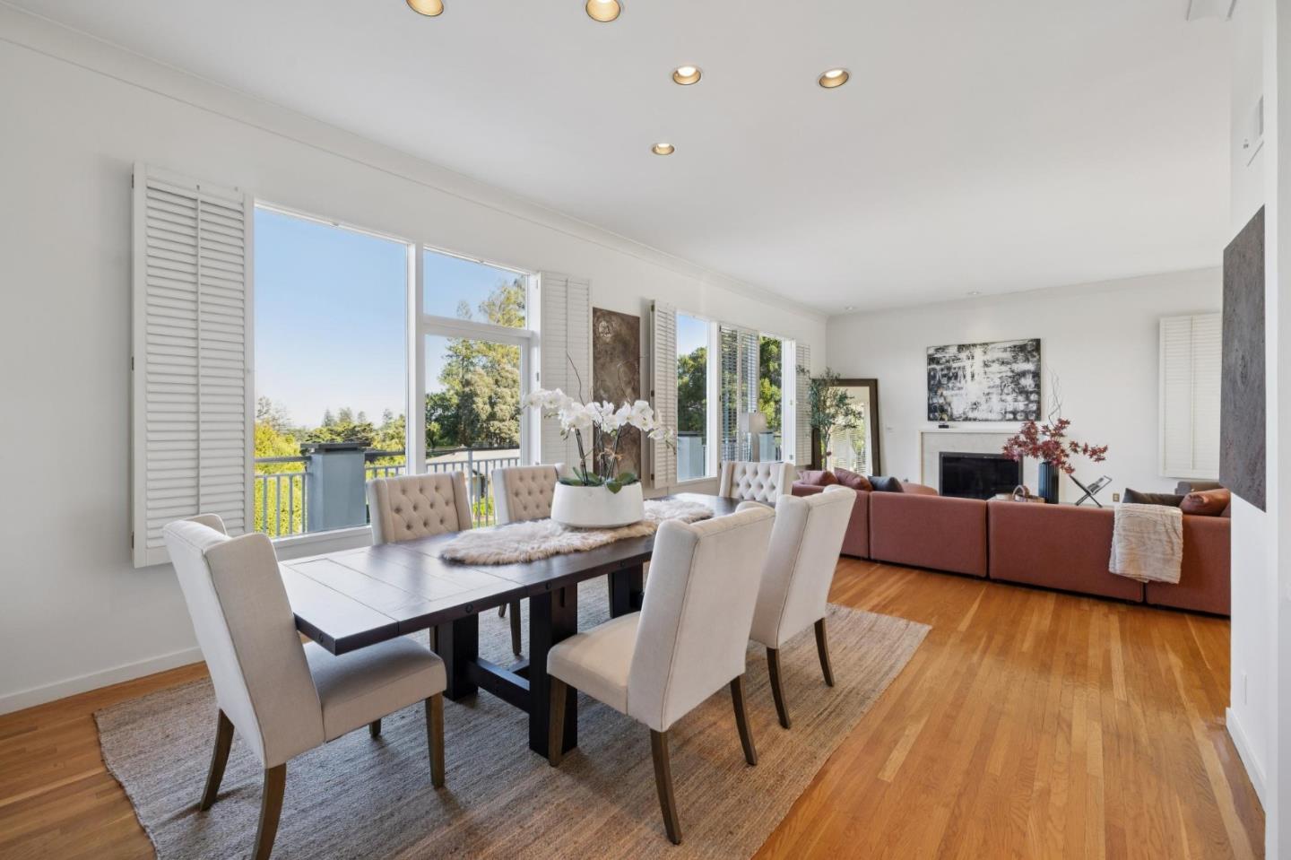 Detail Gallery Image 15 of 47 For 465 El Centro Rd, Hillsborough,  CA 94010 - 3 Beds | 3 Baths