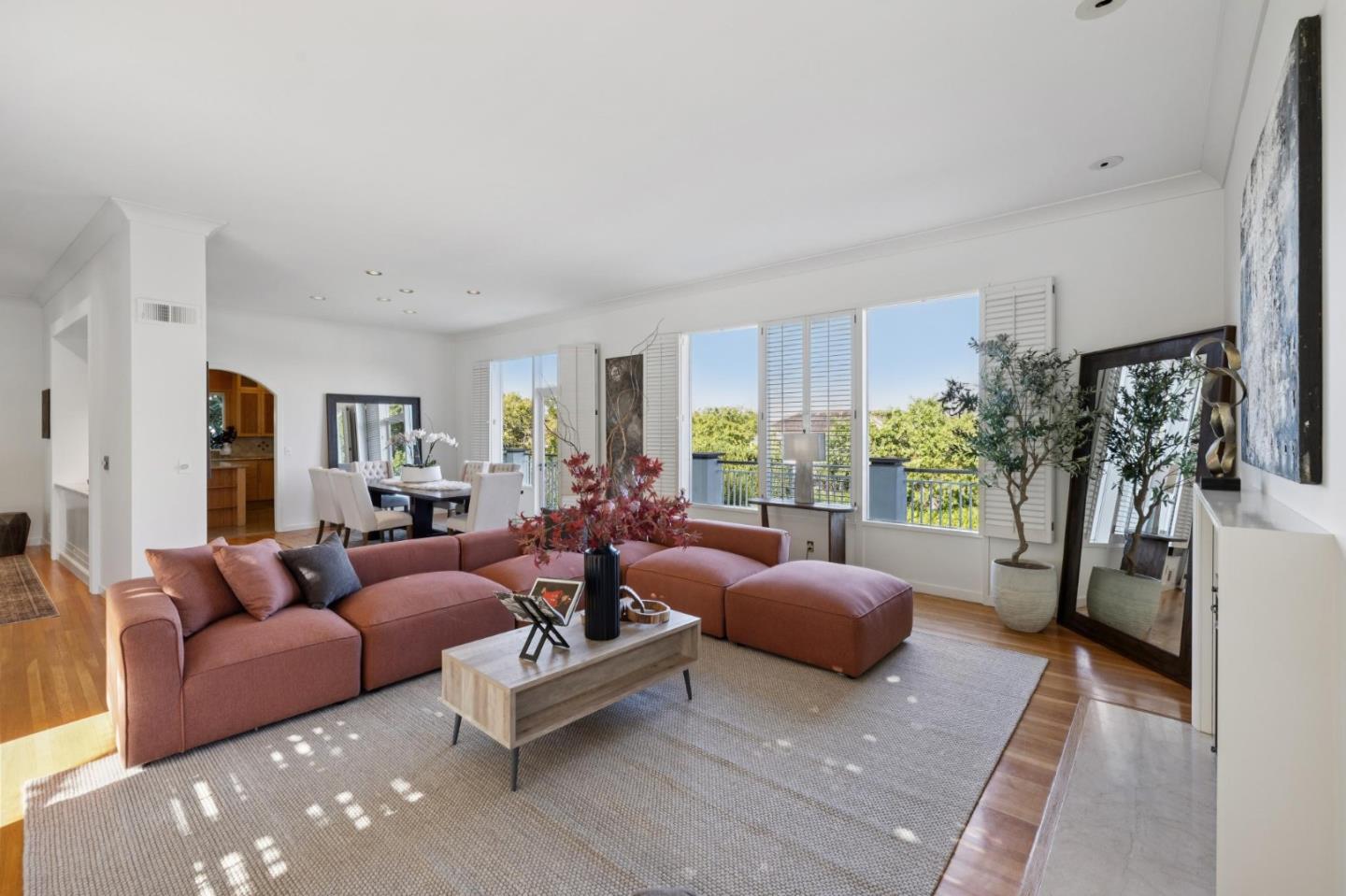 Detail Gallery Image 16 of 47 For 465 El Centro Rd, Hillsborough,  CA 94010 - 3 Beds | 3 Baths