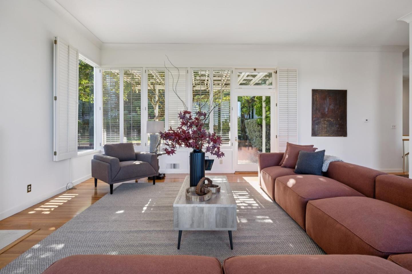 Detail Gallery Image 19 of 47 For 465 El Centro Rd, Hillsborough,  CA 94010 - 3 Beds | 3 Baths