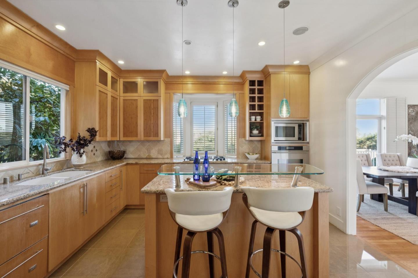 Detail Gallery Image 22 of 47 For 465 El Centro Rd, Hillsborough,  CA 94010 - 3 Beds | 3 Baths