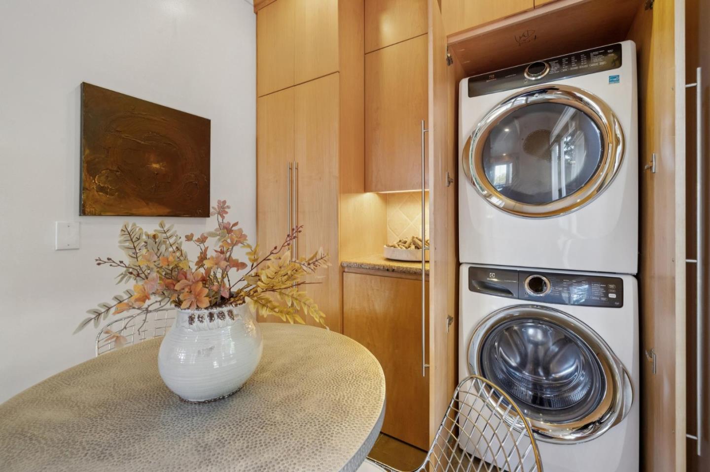 Detail Gallery Image 24 of 47 For 465 El Centro Rd, Hillsborough,  CA 94010 - 3 Beds | 3 Baths