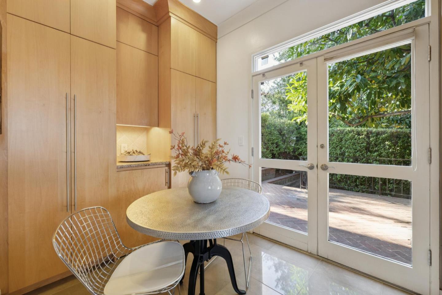 Detail Gallery Image 25 of 47 For 465 El Centro Rd, Hillsborough,  CA 94010 - 3 Beds | 3 Baths