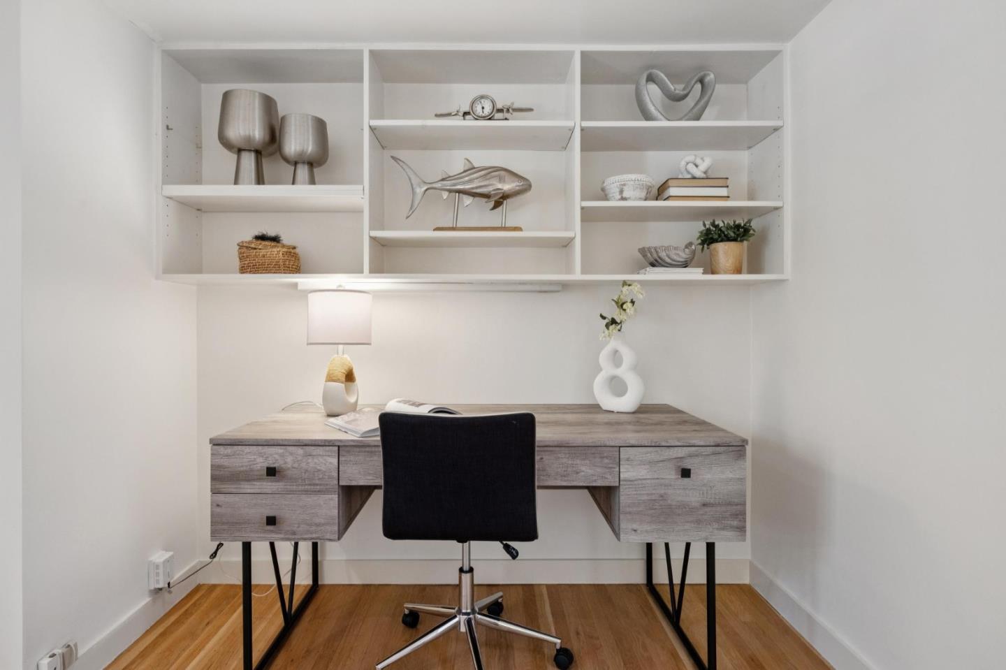 Detail Gallery Image 30 of 47 For 465 El Centro Rd, Hillsborough,  CA 94010 - 3 Beds | 3 Baths